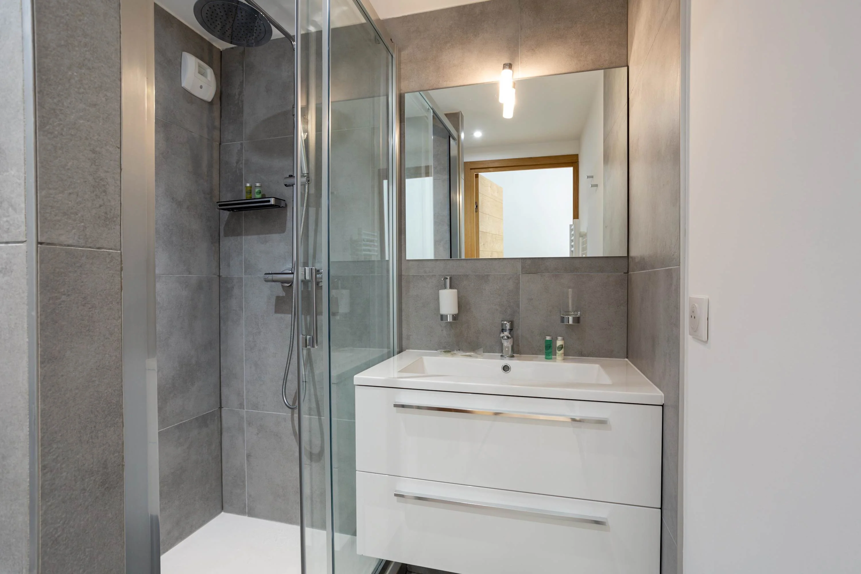 Master bedroom ensuite