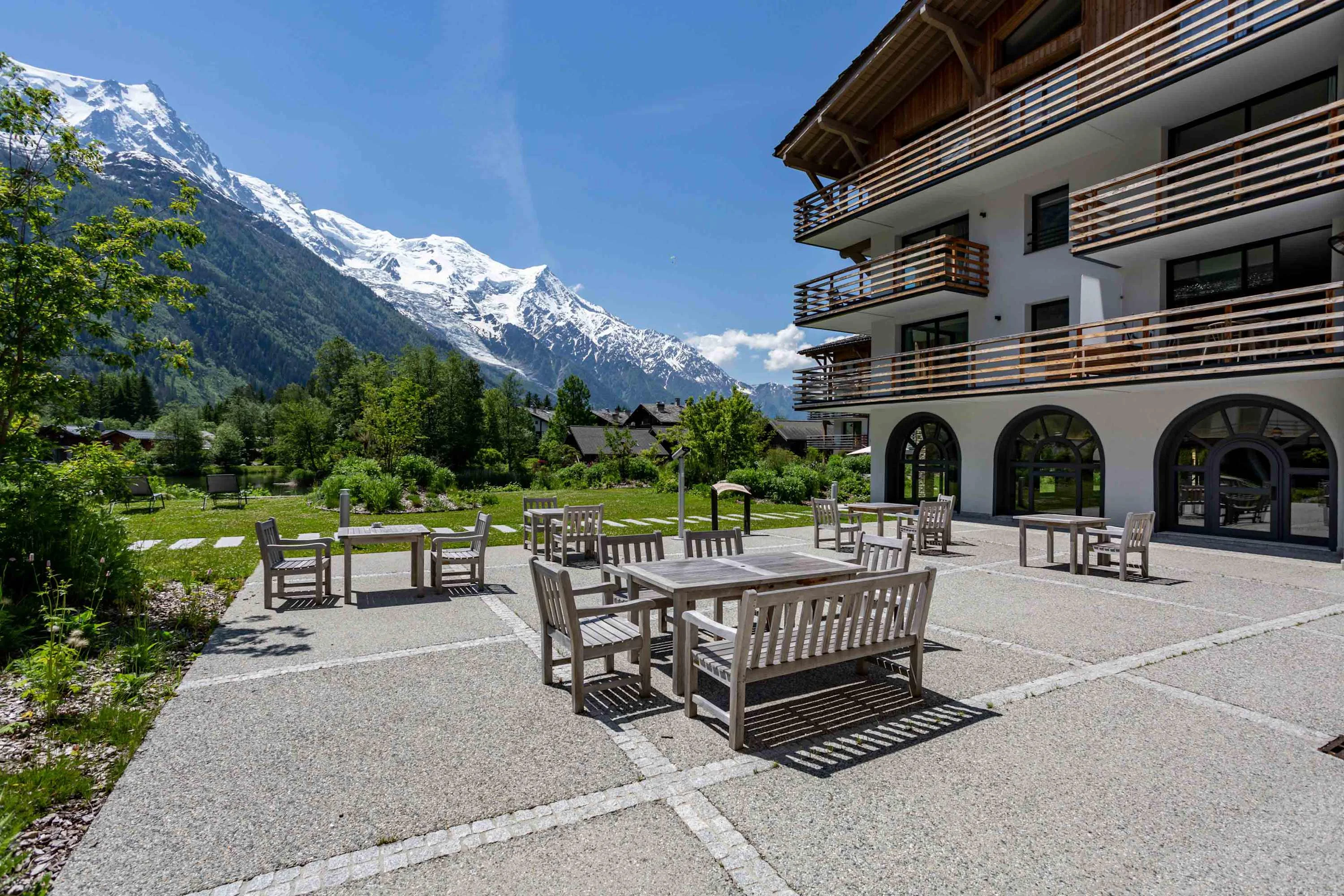 Enjoy an apero in the evening sun on the communal terrace