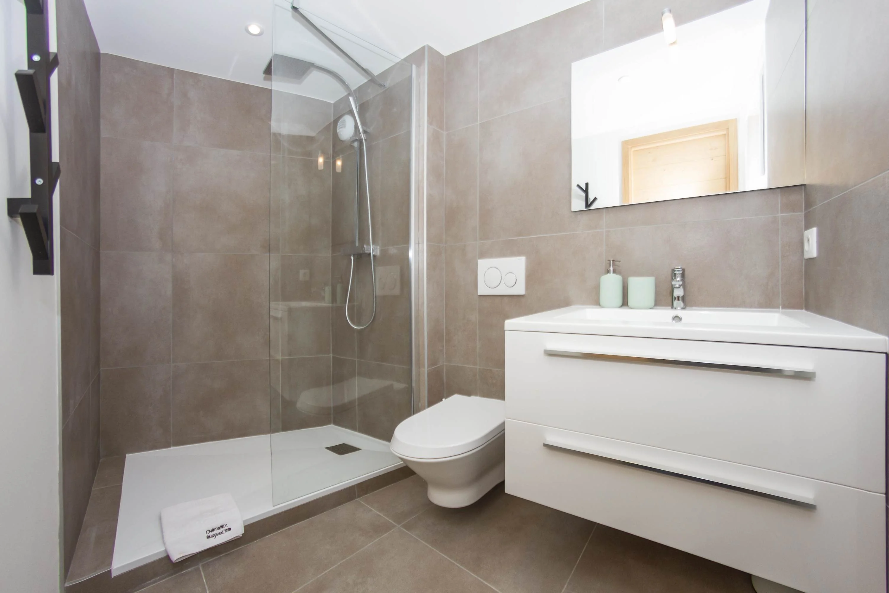 Family bathroom with walk-in shower and WC