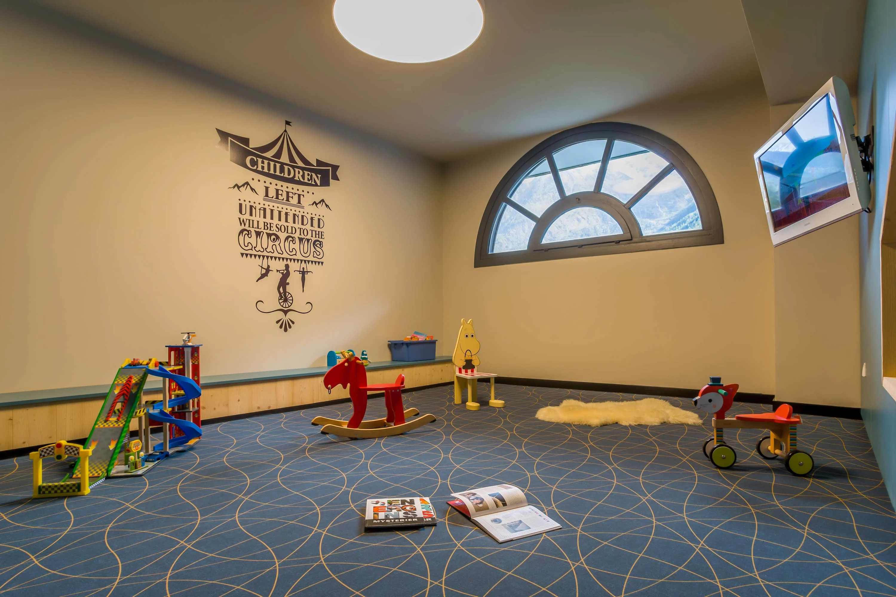 Bring the kids to enjoy this dedicated kids' play area