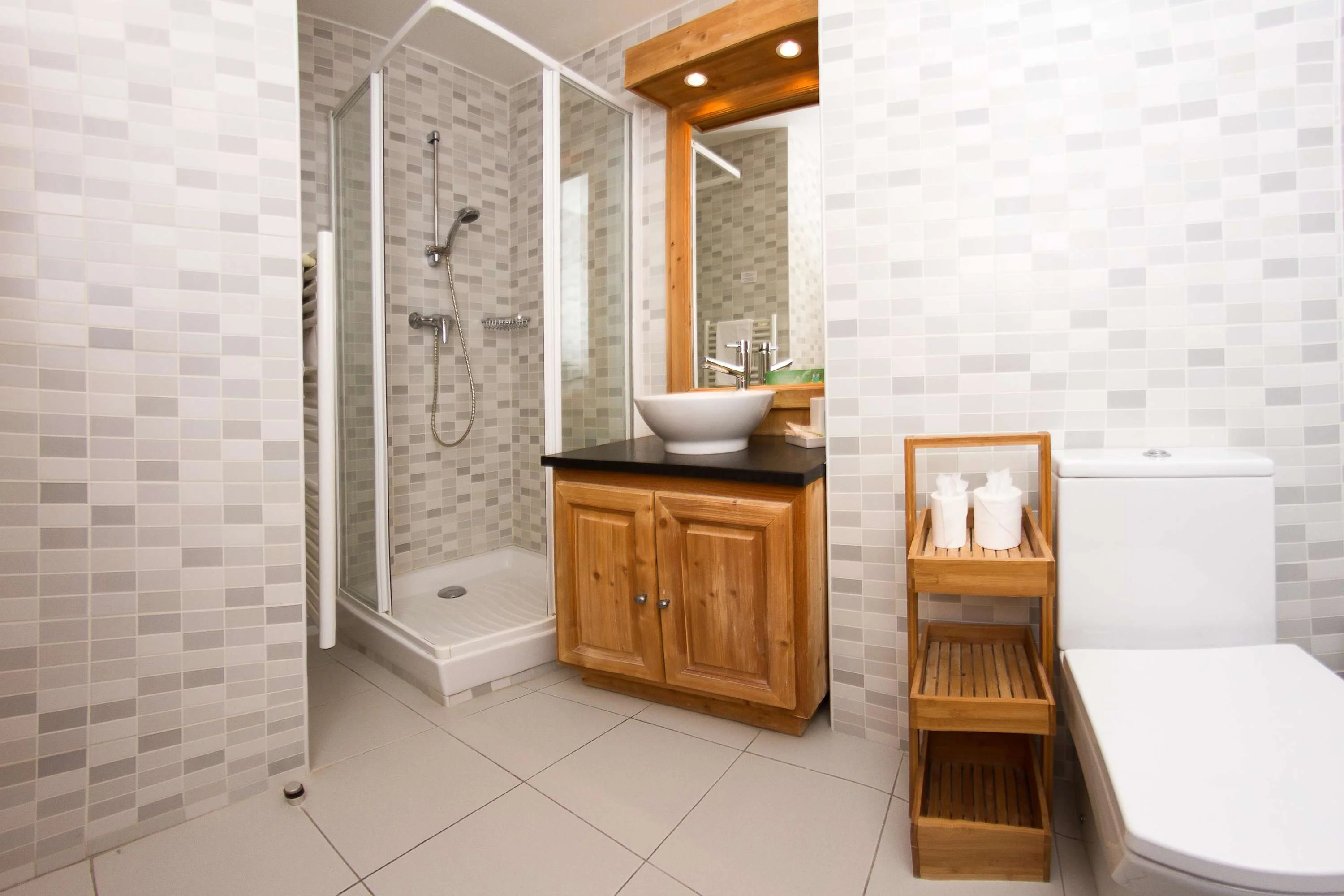 Master bedroom ensuite bathroom