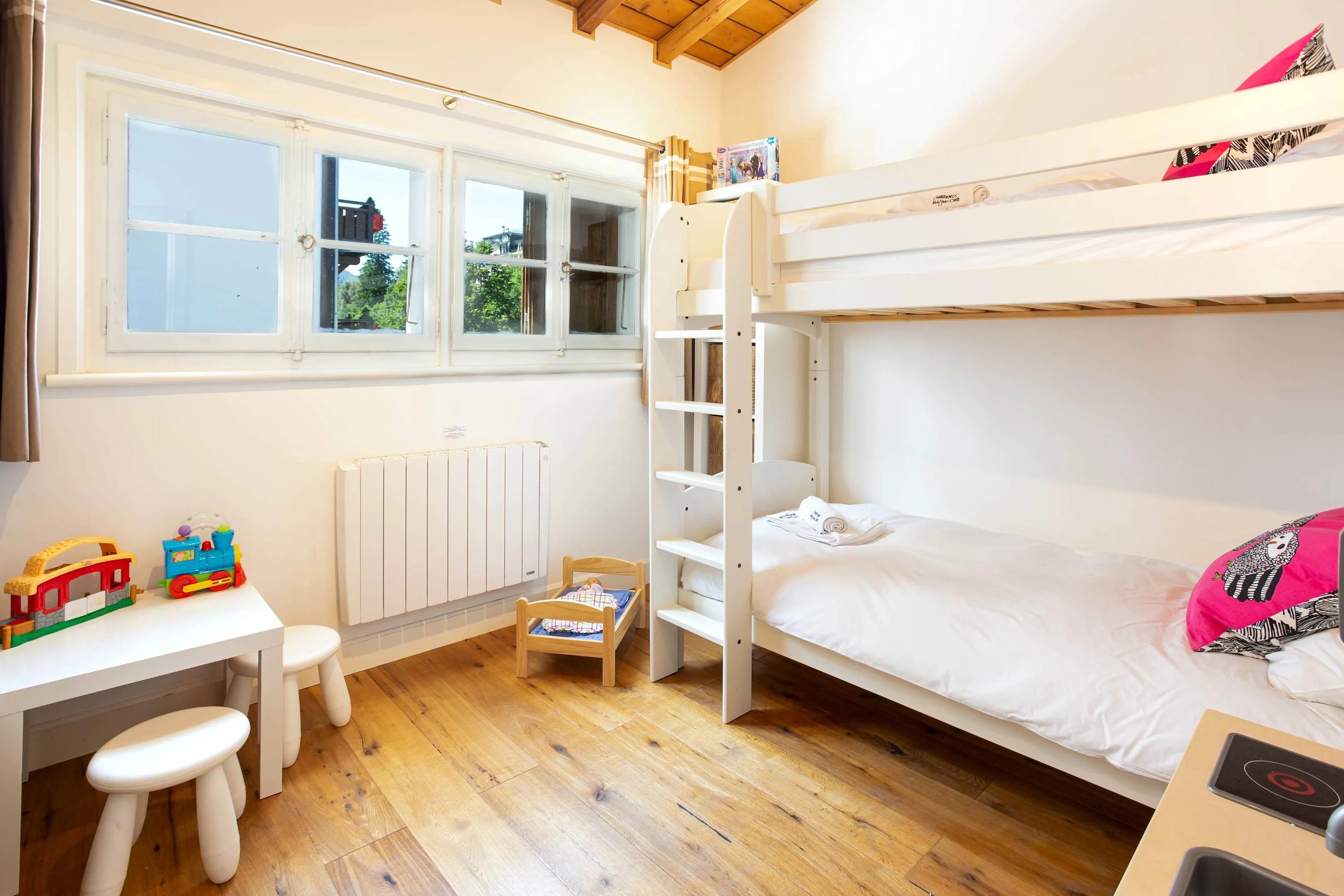 3rd bedrom with full size bunk beds
